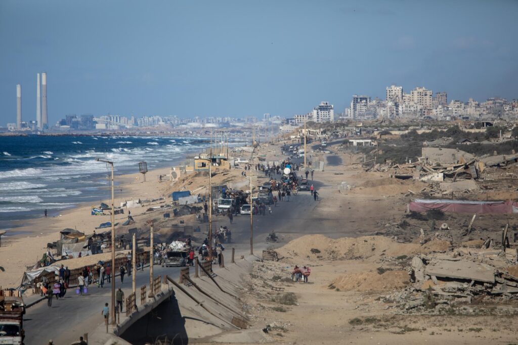 Israel bombardea Gaza tras acusar a Hamás de atacar a sus tropas - AlbertoNews
