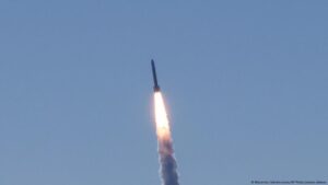 Japón lanza con éxito nueva nave no tripulada hacia la EEI – DW – 26/10/2025