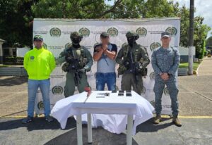Juez envió a prisión al presunto intermediario del atentado contra Miguel Uribe