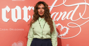 Karol G sigue los pasos de Rosalía anunciando su nuevo disco evangélico – El Chigüire Bipolar