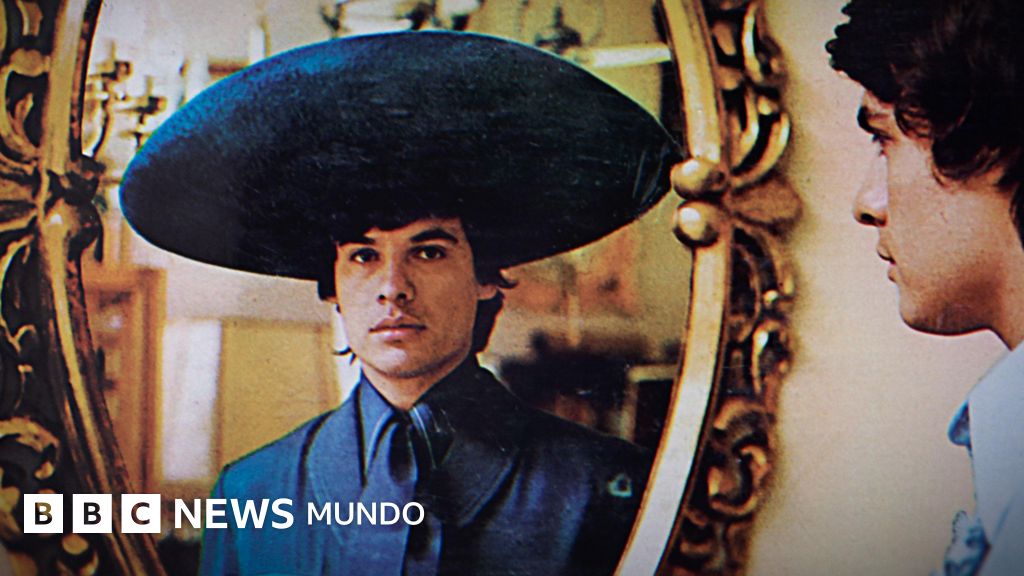 "La ambigüedad sexual le dio a Juan Gabriel en México una libertad que resonó en un pueblo acostumbrado a no decir las cosas"