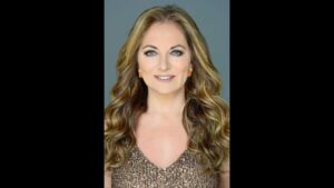 La neuropsicóloga Sara Malagold prepara un programa de televisión