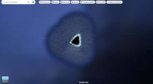 La verdad detrás del misterioso «agujero negro» en medio del mar que se puede ver en Google Maps