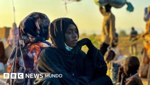 «Les dispararon a mis hijos delante de mis ojos»: los testimonios desgarradores de quienes huyen de la ciudad sudanesa de El Fasher