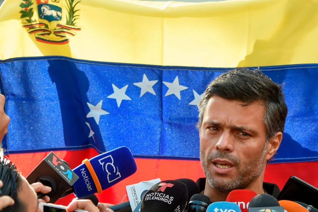 Maduro exige despojar nacionalidad a Leopoldo López por llamar a invasión