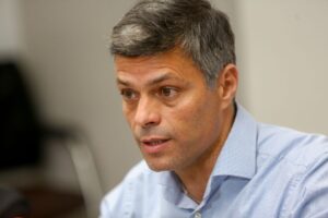 Maduro pide al TSJ retirar nacionalidad a Leopoldo López