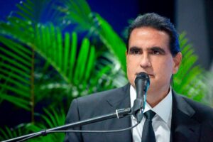 Ministro Alex Saab respaldará lanzamiento de minisatélite espacial