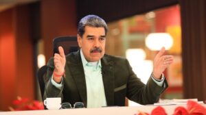 Nicolas Maduro llama a ‘una huelga general obrera y campesina’ en caso de una agresión de EEUU