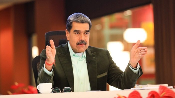 Nicolas Maduro llama a 'una huelga general obrera y campesina' en caso de una agresión de EEUU