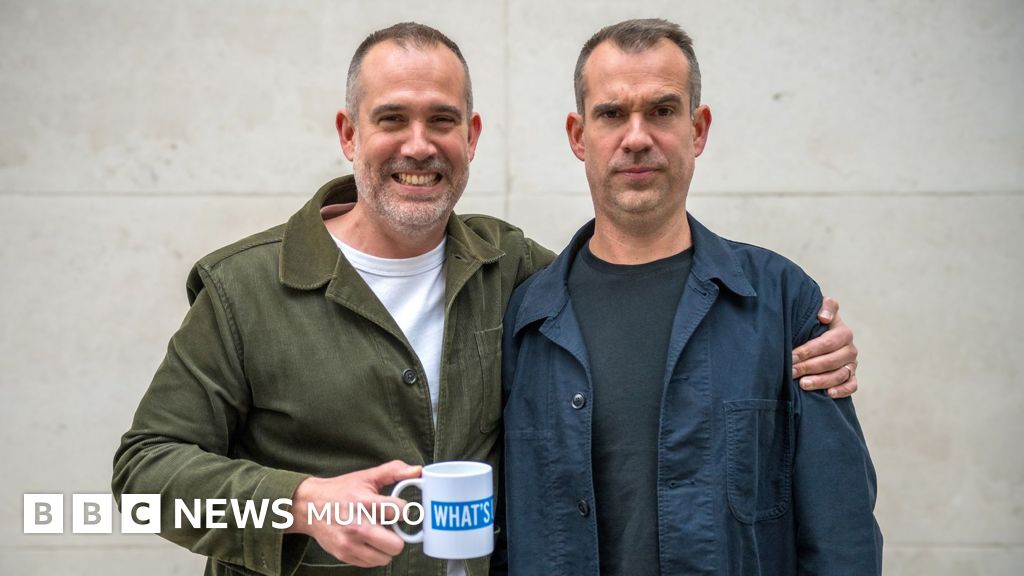 Por qué no deberías obsesionarte con dormir 8 horas y otros 3 consejos de salud de Chris y Xand van Tulleken, los médicos gemelos de la BBC