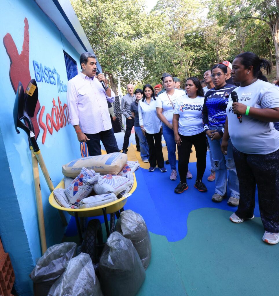 Presidente Maduro llama a la movilización masiva para la consulta comunal