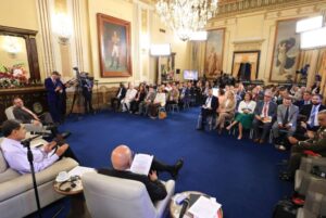 Presidente llama a las fuerzas vivas de América a encuentro por la paz