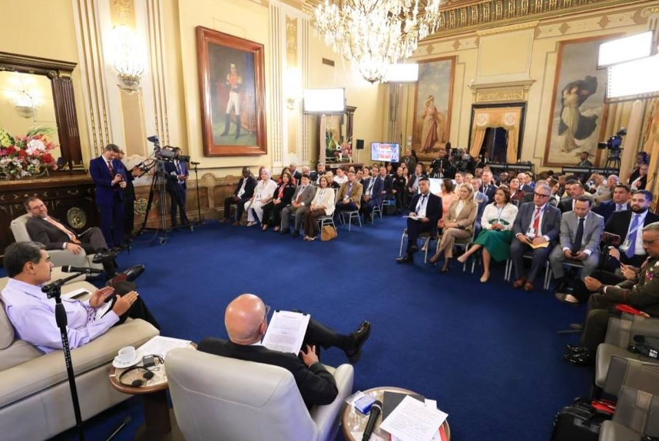 Presidente llama a las fuerzas vivas de América a encuentro por la paz