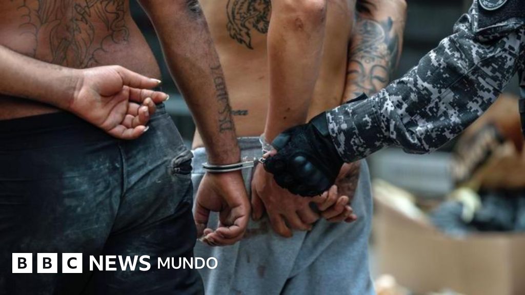 Qué es Comando Vermelho y cuánto poder tiene la banda criminal contra la que la policía en Brasil lanzó una operativo que dejó 64 muertos