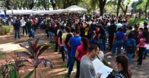Reportan enormes filas en Caracas para pelar bolas – El Chigüire Bipolar