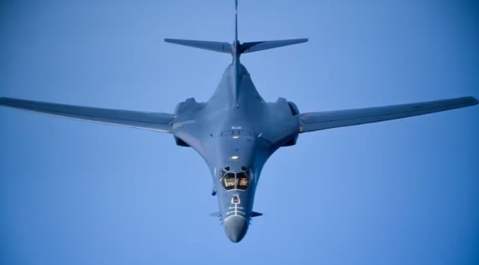 Reportan sobrevuelo de bombarderos estadounidenses B-1B