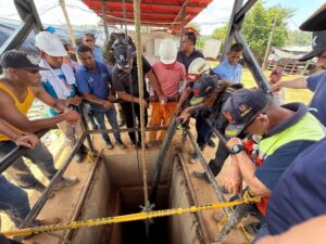 Rescatan 12 de los 14 cuerpos de mineros atrapados en mina colapsada en El Callao