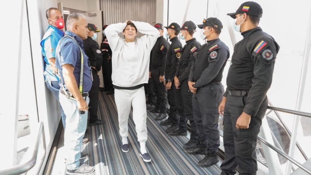 Retornaron 290 migrantes venezolanos desde EEUU