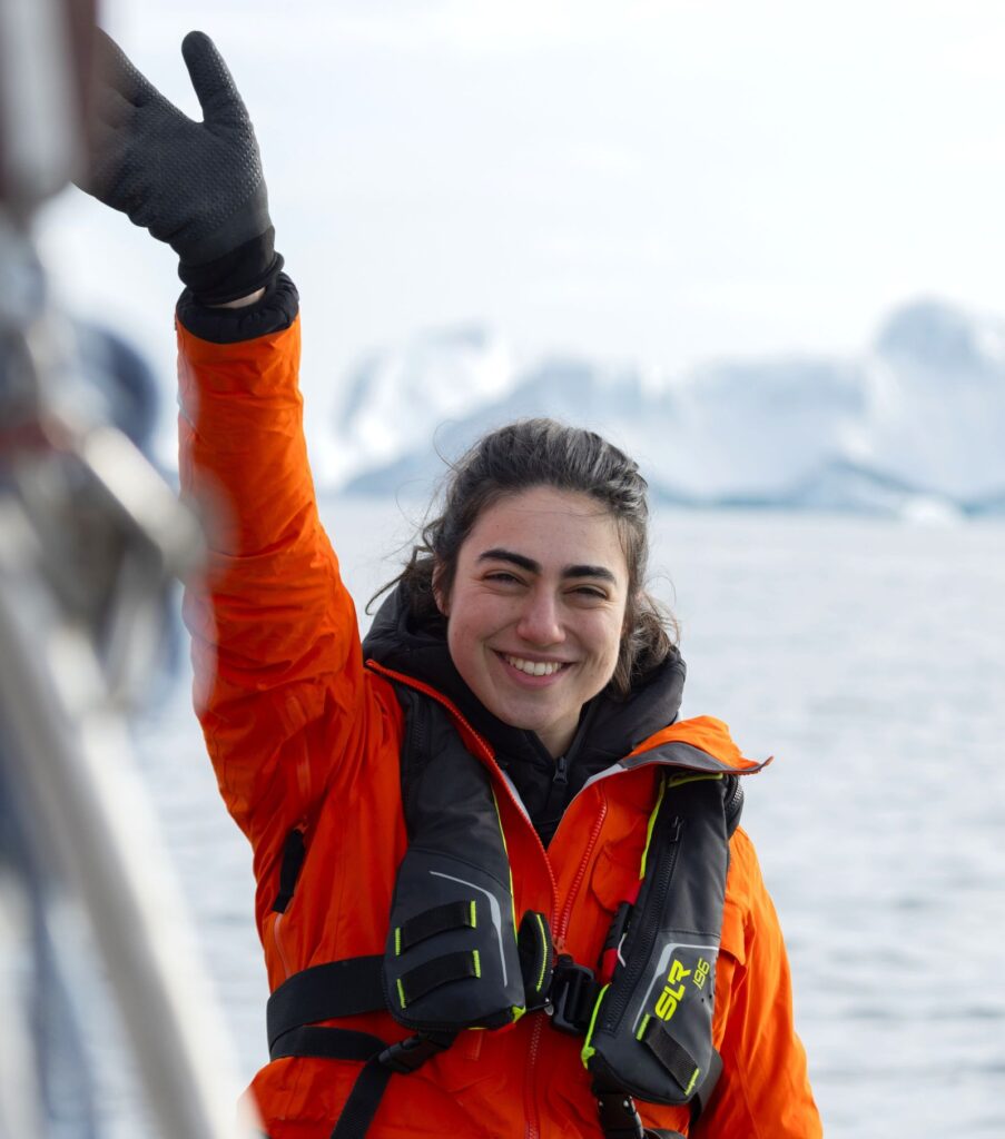 Tamara Klink hace historia al convertirse en la primera latinoamericana en cruzar en solitario el peligroso Paso del Noroeste en el Ártico | National Geographic