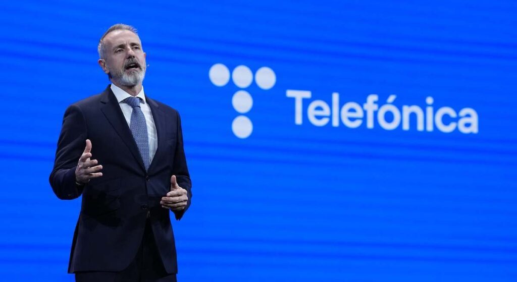 Telefónica analiza la reestructuración de su negocio de infraestructuras