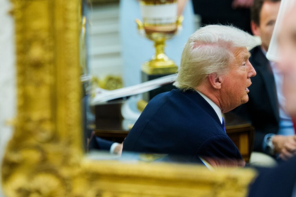 Trump convoca una mesa redonda sobre carteles de la droga y tráfico de migrantes