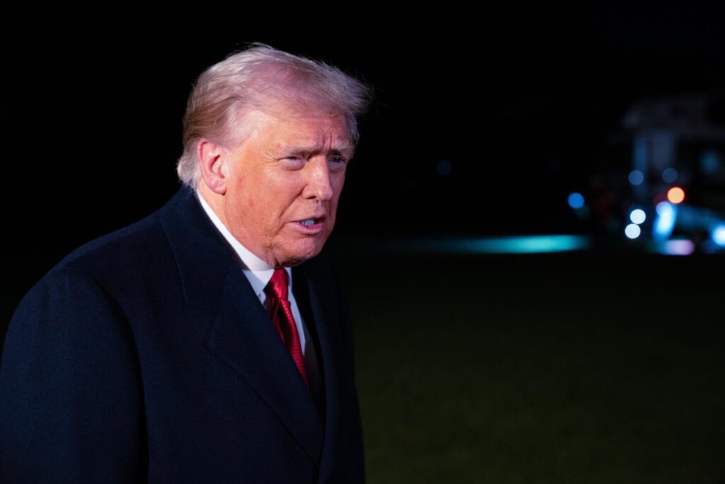 Trump dice que "le encantaría" reunirse con Kim Jong Un y abre la puerta a extender su gira oficial en Asia