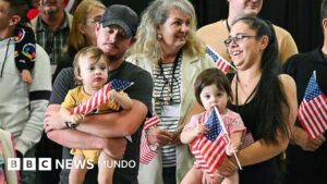 Trump reduce un 94% las admisiones de refugiados a 7.500 anuales en Estados Unidos y prioriza a los sudafricanos blancos