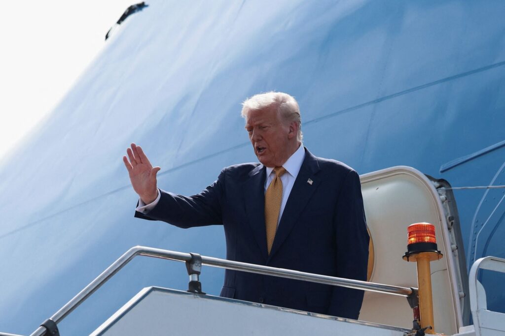Trump se deja querer para un tercer mandato, prohibido por la Constitución: «Me encantaría»