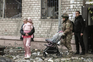 Ucrania dice que Rusia busca una «crisis humanitaria» con ataques a su red energética