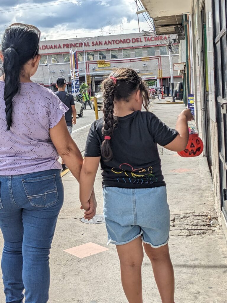 Venezolanos en frontera se suman a la celebración del Halloween en Cúcuta – Diario La Nación