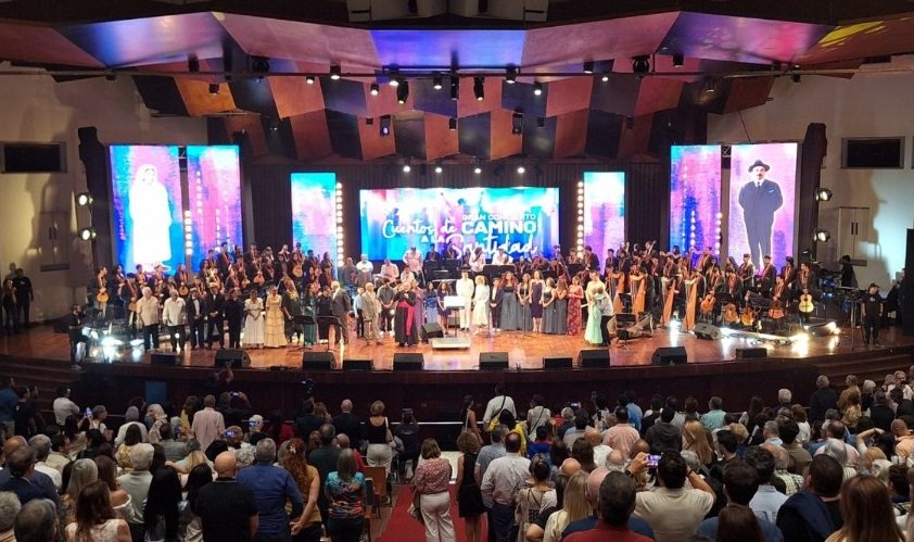 Venezolanos recorrieron la vida de José Gregorio Hernández y Carmen Rendiles con un concierto en Caracas
