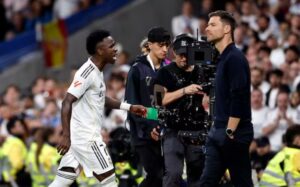 Vinícius, molesto por el cambio, según Dazn: Me voy del equipo
