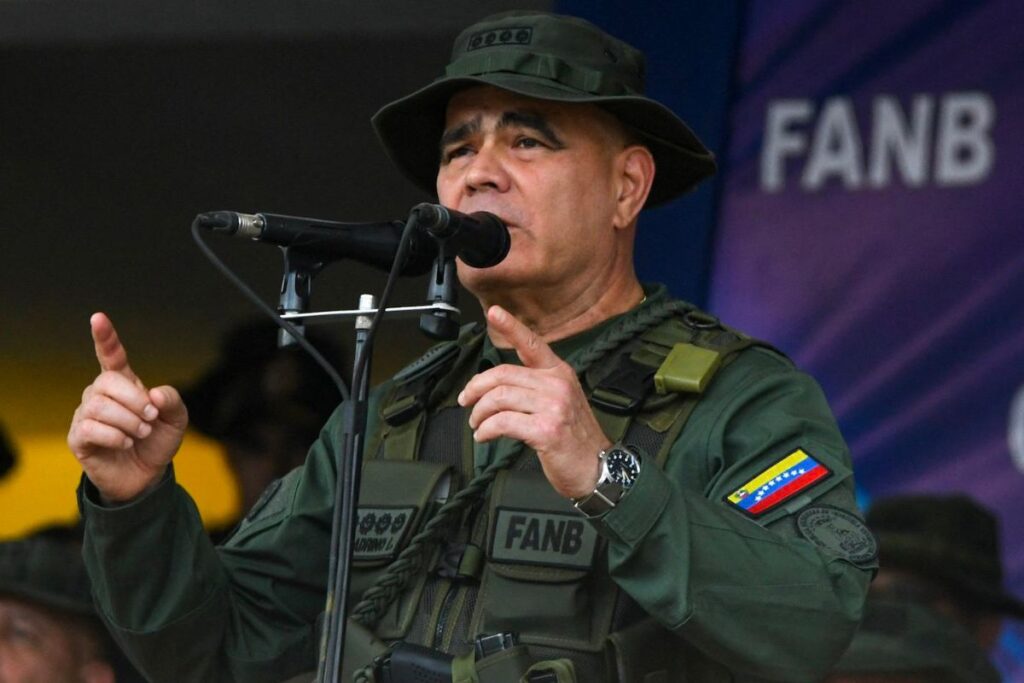 Vladimir Padrino afirma que Venezuela se blinda ante despliegue naval de EEUU en el Caribe