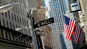 Wall Street cierra con triple récord, impulsado por acuerdo preliminar entre EEUU y China – AlbertoNews