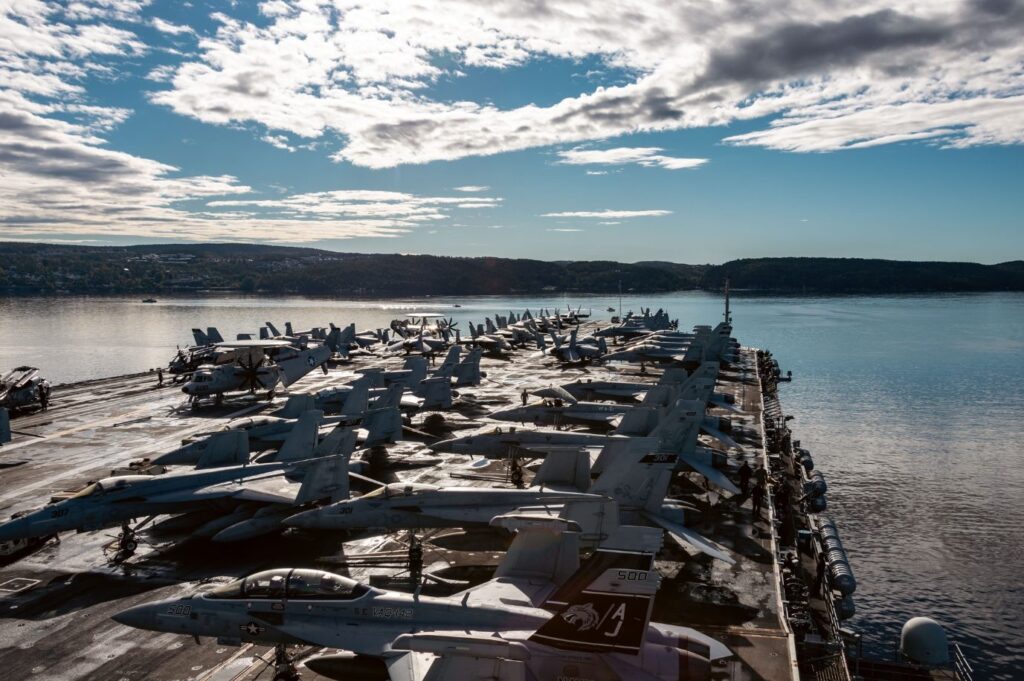 ¿Cuáles son las características del portaaviones USS Gerald R. Ford enviado al mar Caribe?