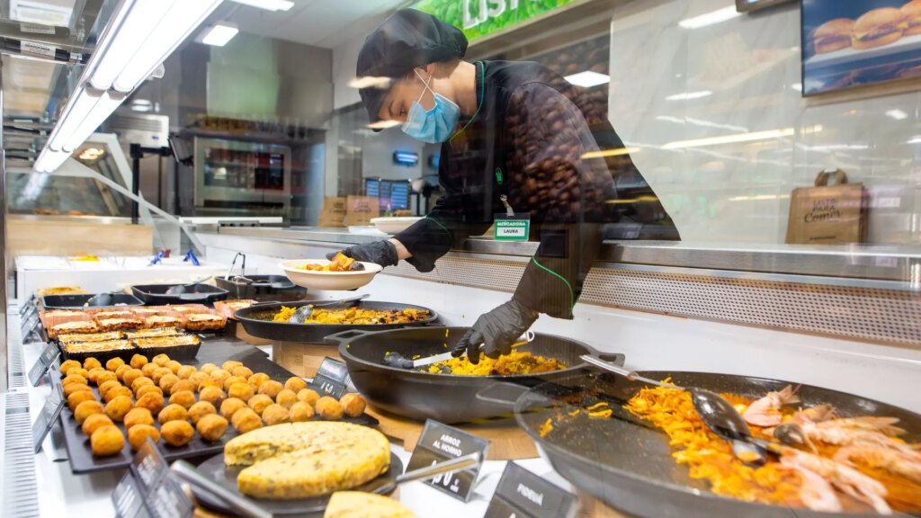 ¿Quién está detrás de la comida preparada de Mercadona? La empresa amplía su fábrica para asados