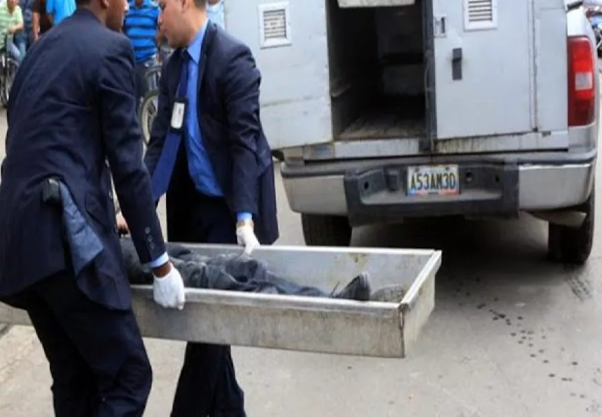 Adolescente asesina a su padrastro de una puñalada