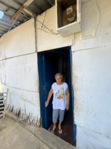 Adulta mayor teme quedar en la calle