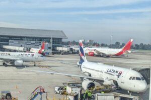 Al menos seis aerolíneas cancelan sus vuelos a Venezuela