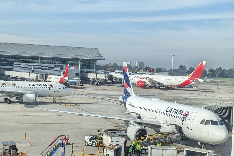Al menos seis aerolíneas cancelan sus vuelos a Venezuela