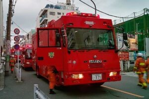 Al menos un desaparecido y más de 170 edificios quemados en un incendio activo en Japón – AlbertoNews