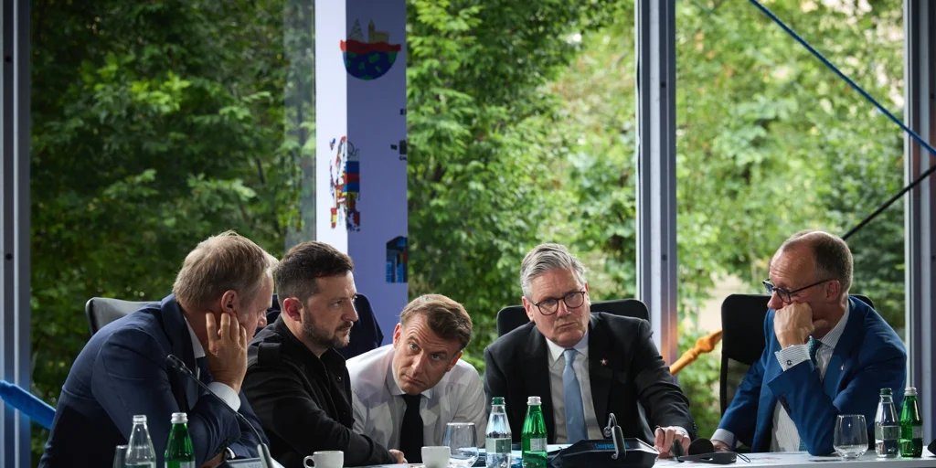 Alemania, Francia y Reino Unido trabajan con Zelenski en un plan de paz alternativo