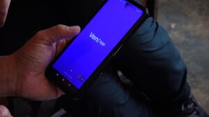 Ante el temor a los intentos de EEUU por sacarlo del poder, Maduro insta a los venezolanos a espiarse a través de VenApp