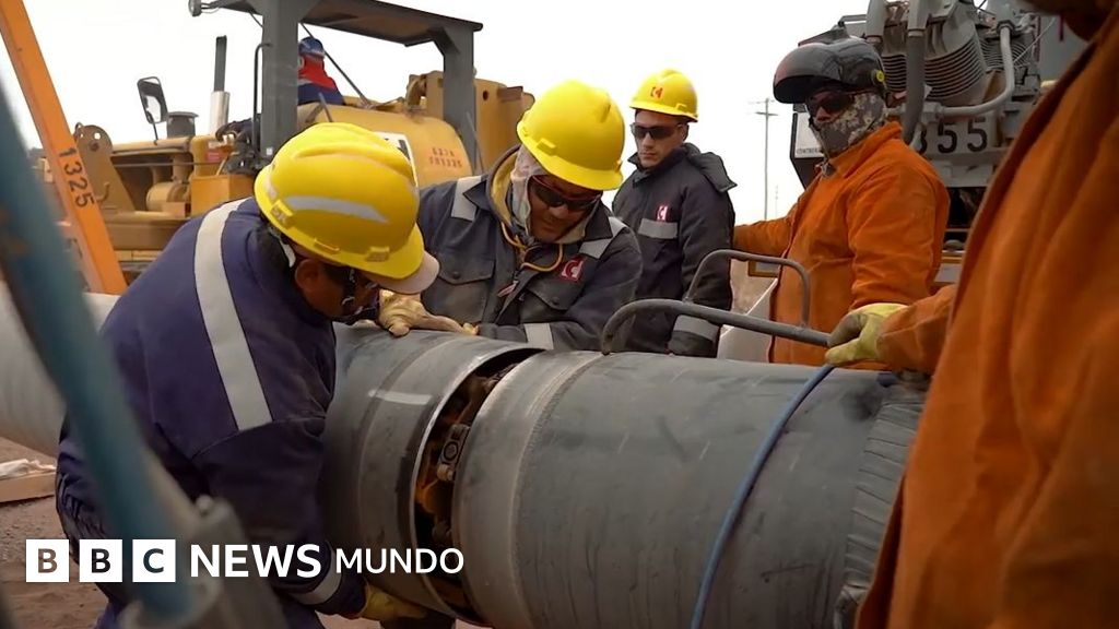"Antes los jóvenes se querían ir de Añelo para seguir estudiando; ahora se quieren quedar y ser petroleros": BBC Mundo en el corazón de Vaca Muerta, la mayor esperanza argentina para salir de su eterna crisis económica