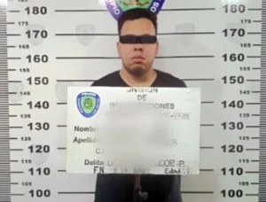 Apresan a creador de contenido por gabarse desnudo