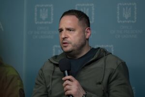 Arranca en Ginebra la reunión entre Europa, EEUU y Ucrania para tratar el plan de paz ofrecido por Trump | europapress.es