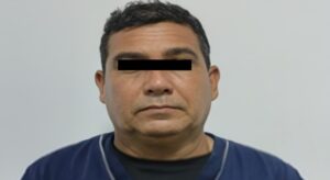 Arrestan a padre por golpear a su hija de seis años en el rostro