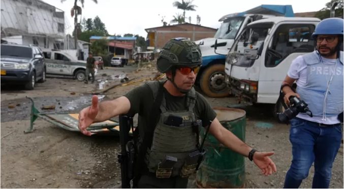 Atentado con carro bomba deja l menos 2 muertos en Colombia