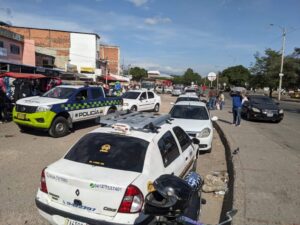 Aumenta presencia de carros venezolanos en el terminal informal de La Parada – Diario La Nación