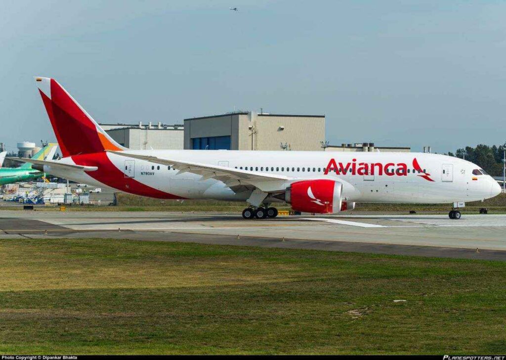 Avianca suspende venta de boletos y vuelos con Venezuela
